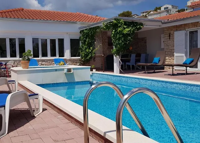Lucia With Private Pool And A Whirlpool Villa *