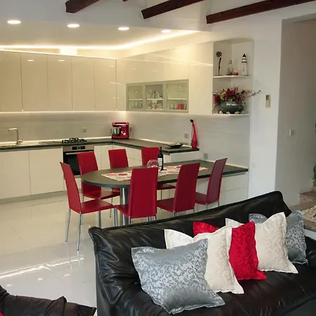 Βίλα Lucia With Private Pool And A Whirlpool